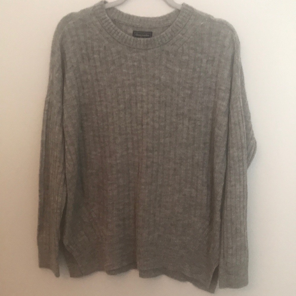 Abercrombie- Grey soft sweater